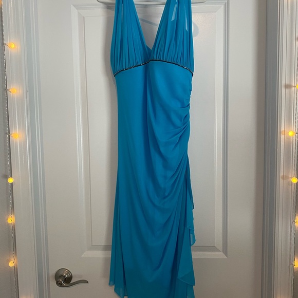 Beautiful dress 👗 - Picture 2 of 4